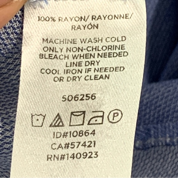 Ann Taylor Loft Top Blouse Women’s XSP Blue Chambray Button Up Front Sleeveless - Picture 7 of 8